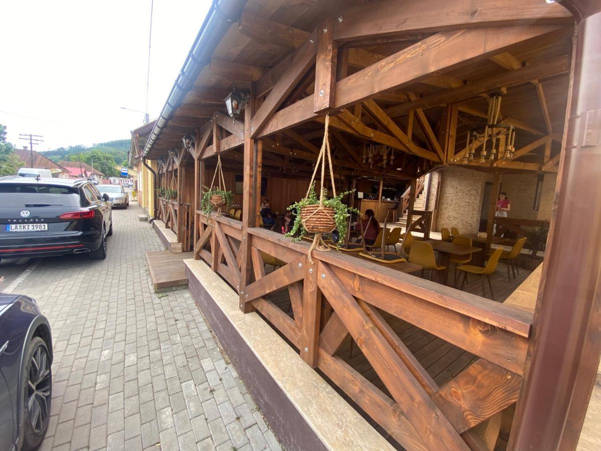 Отель Casa Clim Анина Экстерьер фото